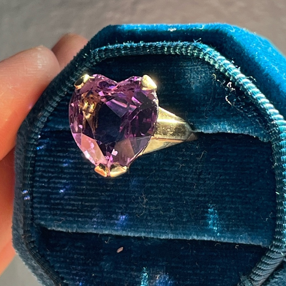 5.3 Grams 14K Yellow Gold Amethyst Heart Ring- Size 5 - Picture 5 of 15